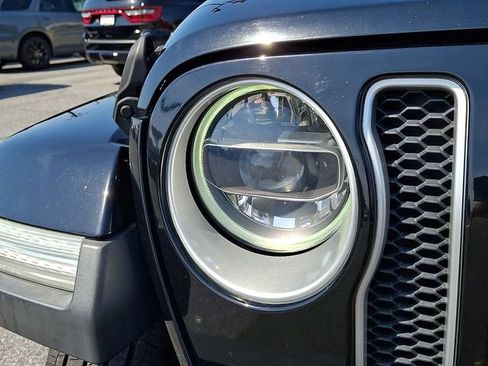 Used 2021 Jeep Wrangler Unlimited Sahara AWD/4WD image 9