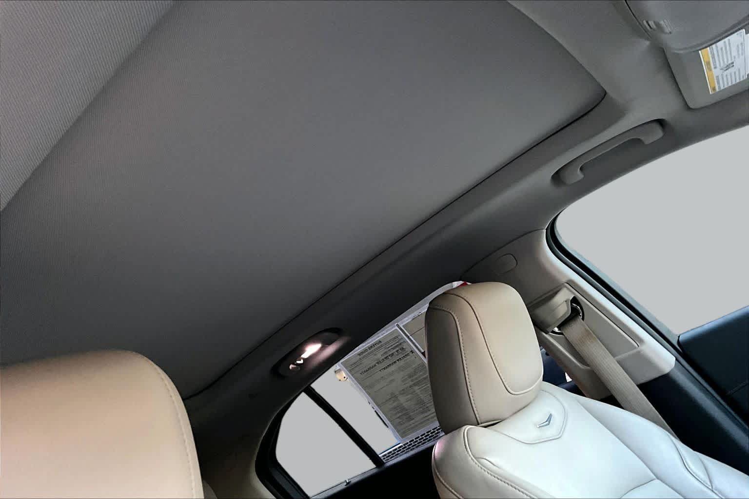 Used 2020 Cadillac XT4 Premium Luxury w/ Cold Weather Package FWD image 13