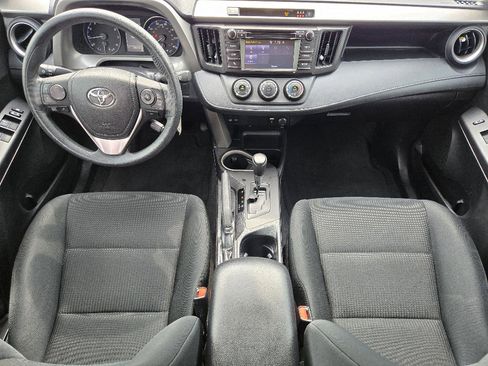 Used 2017 Toyota RAV4 LE image 5
