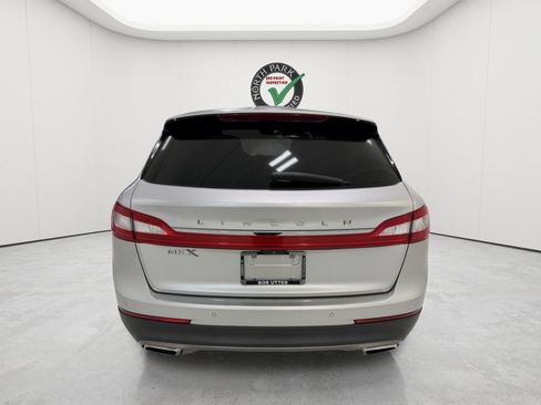 Used 2018 Lincoln MKX Select w/ Select Plus Package FWD image 4