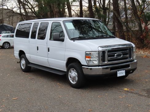 Used 2014 Ford E-350 and Econoline 350 XLT image 8