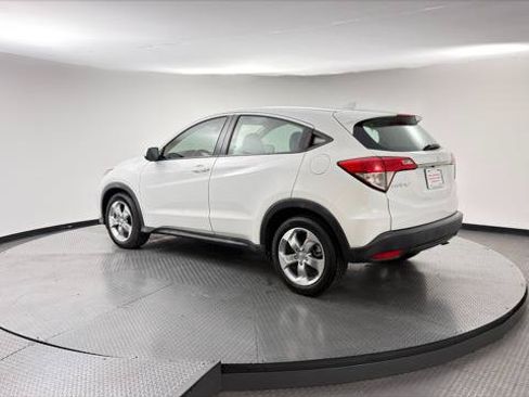 Used 2019 Honda HR-V LX image 6