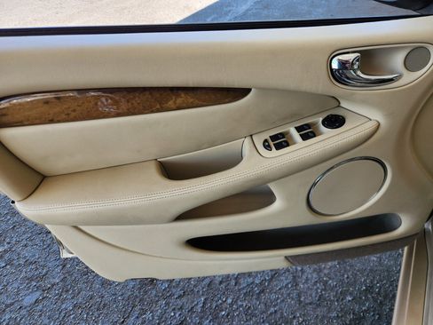 Used 2004 Jaguar X-TYPE 3.0 image 12