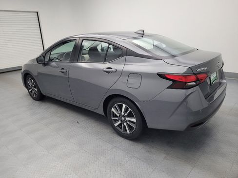 Used 2021 Nissan Versa SV FWD image 3