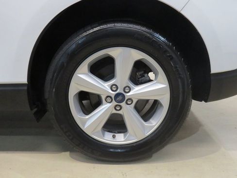 Used 2019 Ford Edge SE image 10