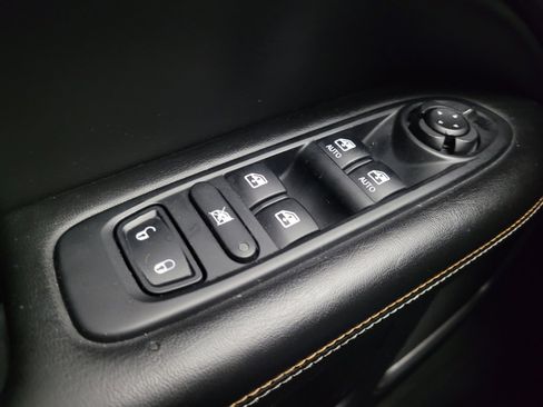 Used 2021 Jeep Compass Latitude FWD image 27