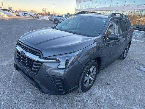 Used 2023 Subaru Ascent Premium w/ Convenience Package image 5