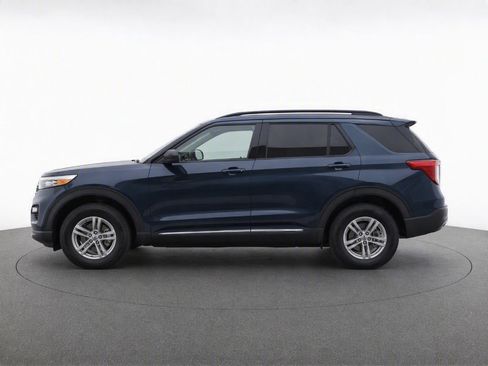 Used 2024 Ford Explorer XLT w/ Equipment Group 202A AWD/4WD image 7