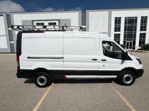 Used 2019 Ford Transit 250 148 Medium Roof RWD image 4