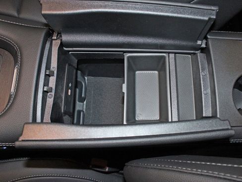 Certified 2025 Mercedes-Benz GLS 450 4MATIC image 26