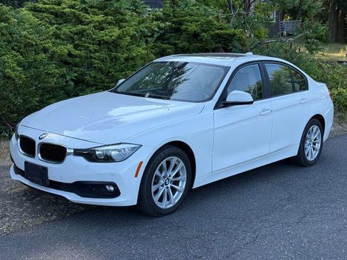 Used 2017 BMW 320i Sedan image 1
