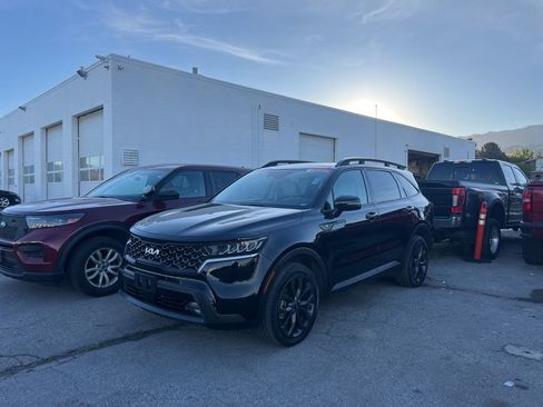Used 2023 Kia Sorento X-Line EX image 2
