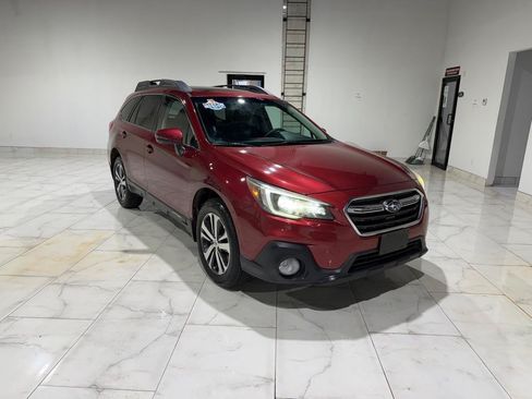 Used 2018 Subaru Outback 2.5i Limited AWD/4WD image 3