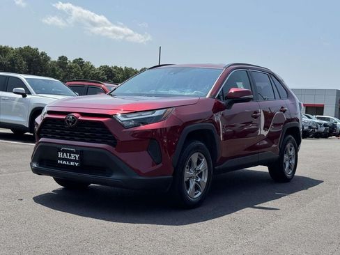Used 2025 Toyota RAV4 XLE FWD image 24