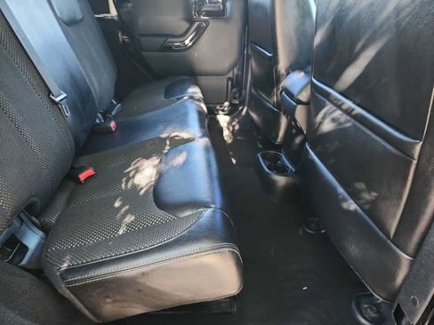 Used 2016 Jeep Wrangler Unlimited Sahara AWD/4WD image 22