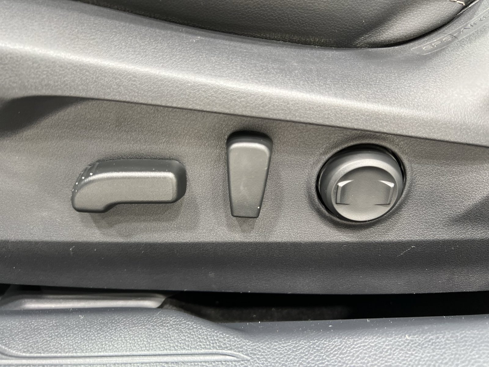 Used 2022 Subaru Outback Limited AWD/4WD image 12
