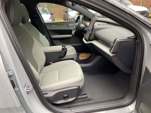 New 2026 Volvo EX30 Cross Country Ultra image 16