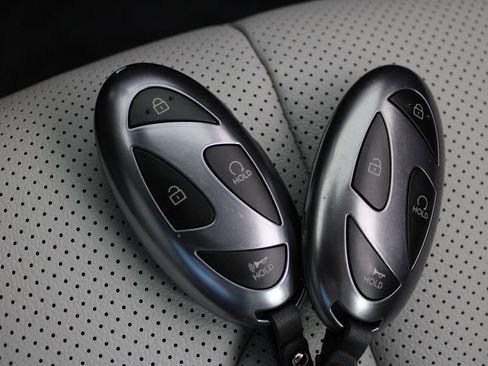 Certified 2025 Hyundai Elantra Limited image 30