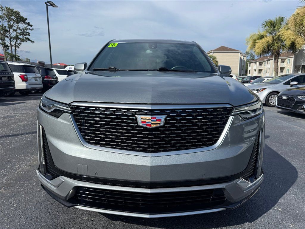 Used 2023 Cadillac XT6 Luxury FWD image 3