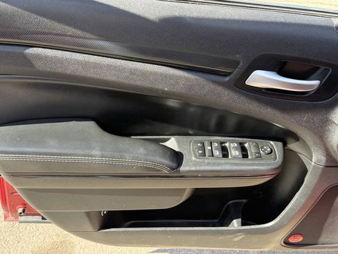 Used 2014 Chrysler 300 S RWD image 9