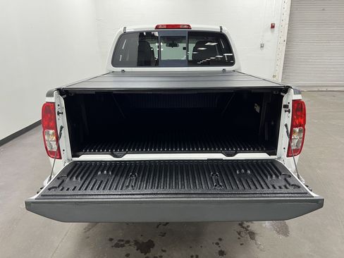 Used 2017 Nissan Frontier SV image 13