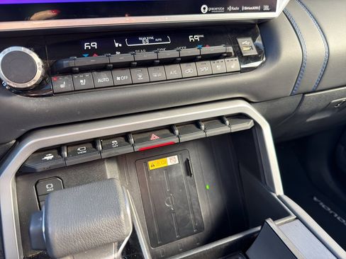 Used 2023 Toyota Sequoia Platinum image 32