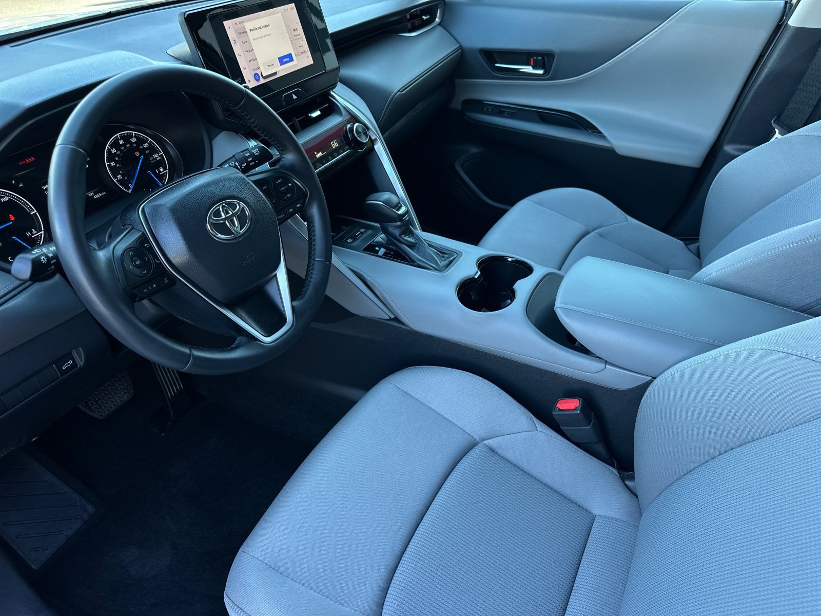 Used 2023 Toyota Venza LE AWD/4WD image 9