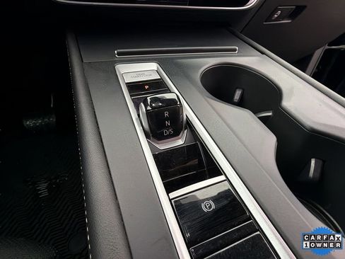 Used 2024 Volkswagen Atlas SE image 16