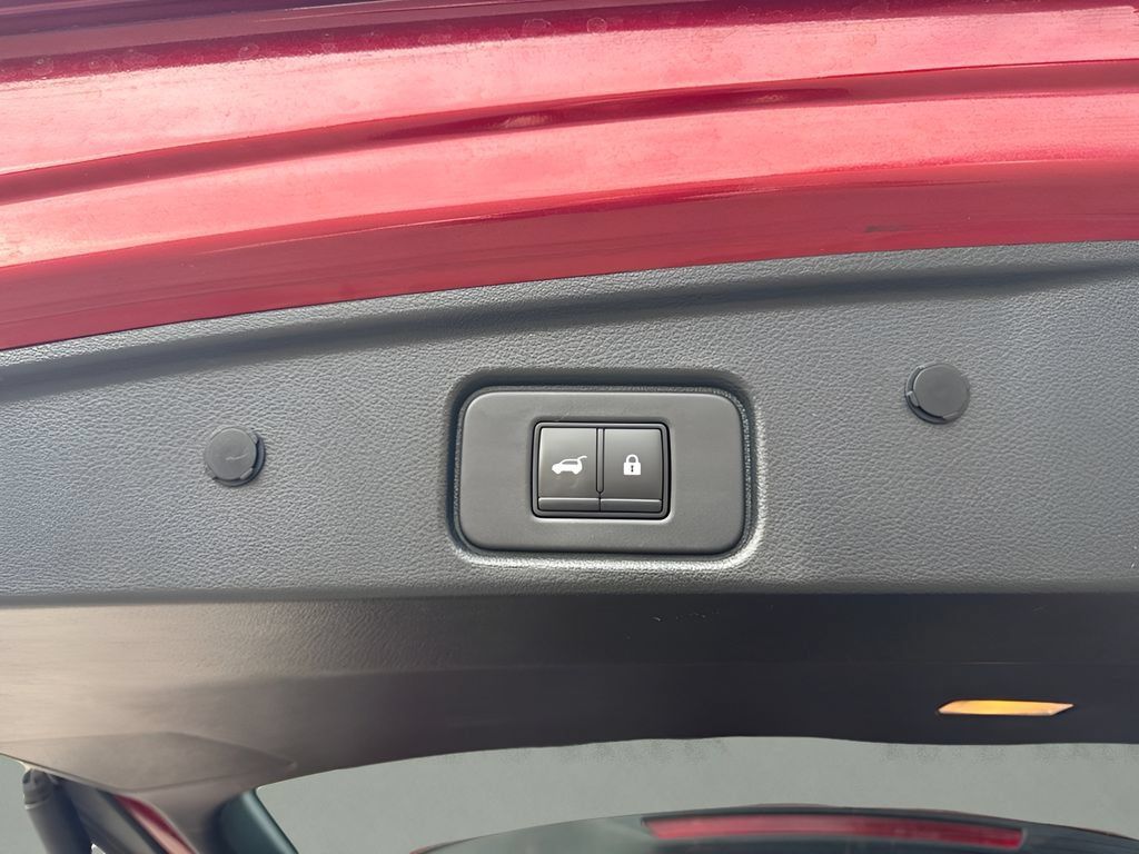 Used 2022 Nissan Pathfinder SL AWD/4WD image 11