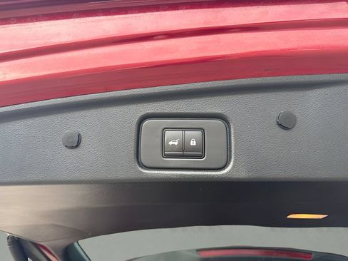 Used 2022 Nissan Pathfinder SL AWD/4WD image 11