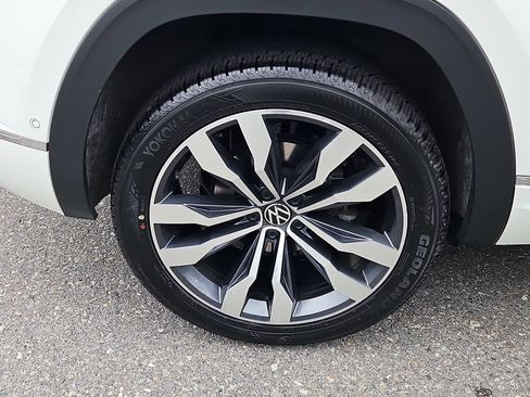 Used 2023 Volkswagen Atlas Cross Sport SEL Premium R-Line AWD/4WD image 9