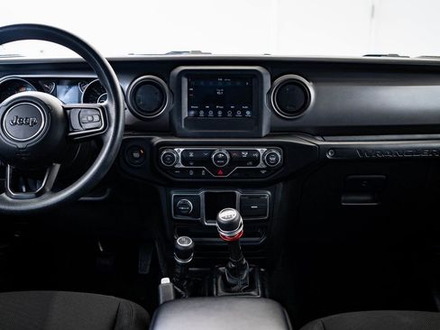 Used 2023 Jeep Wrangler Willys image 34