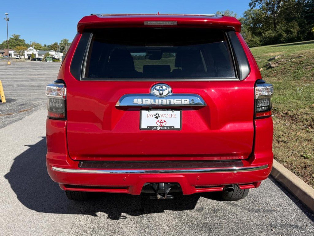 Used 2022 Toyota 4Runner Limited AWD/4WD image 4