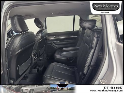 Used 2023 Jeep Grand Cherokee L Limited AWD/4WD image 11