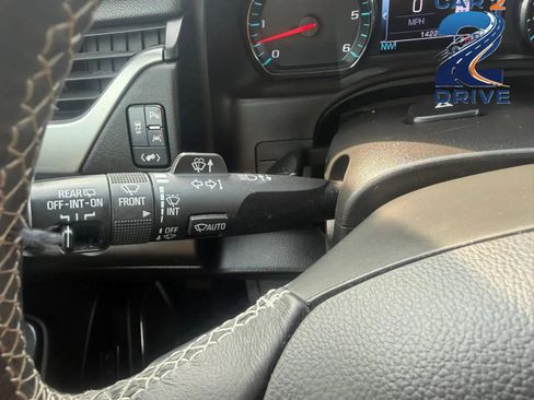 Used 2018 Chevrolet Suburban LT AWD/4WD image 29