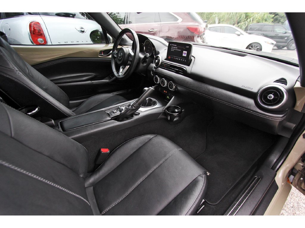 Used 2023 MAZDA MX-5 Miata Grand Touring RWD image 9
