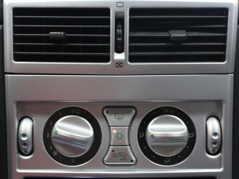 Used 2007 Chrysler Crossfire Coupe image 13