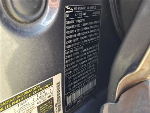 Used 2018 Jaguar F-PACE Premium image 24