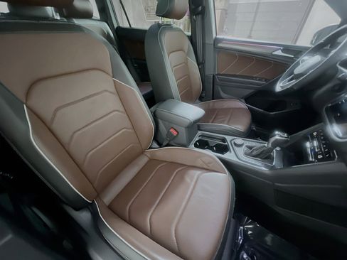 Used 2022 Volkswagen Tiguan SEL R-Line AWD/4WD image 31