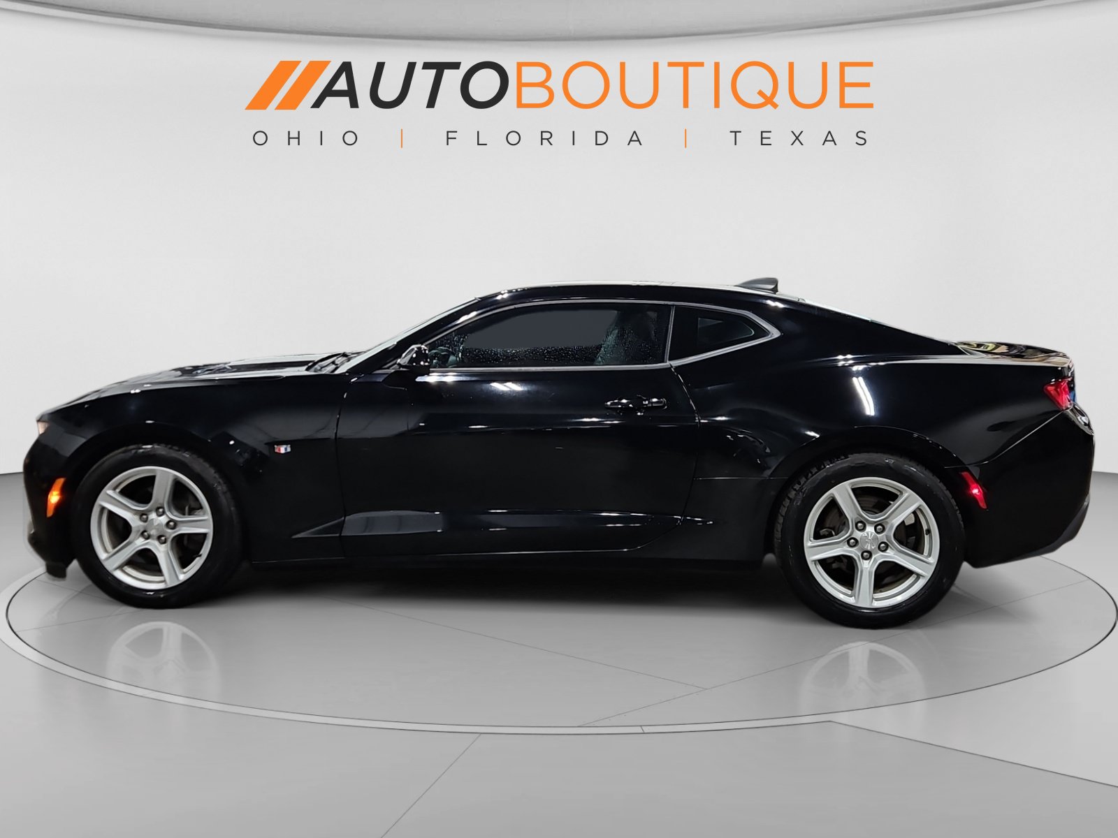 Used 2017 Chevrolet Camaro LT w/ Technology Package RWD image 2