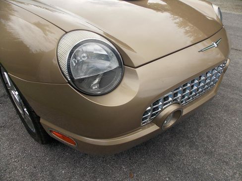 Used 2005 Ford Thunderbird RWD image 24