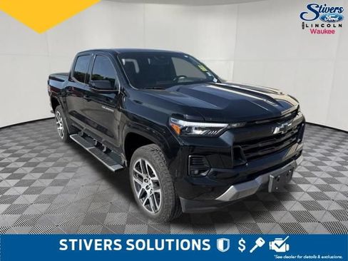 Used 2023 Chevrolet Colorado Z71 w/ Z71 Convenience Package 2 AWD/4WD image 3