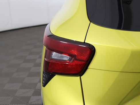 Used 2024 Chevrolet Trax RS image 14