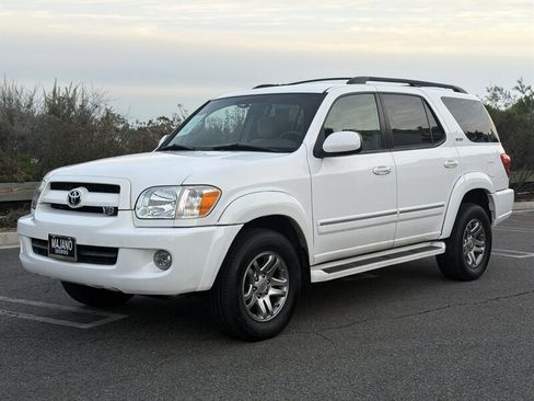 Used 2007 Toyota Sequoia SR5 image 3