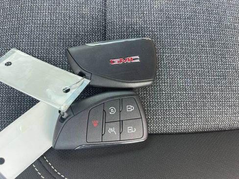 New 2026 GMC Acadia Elevation image 38