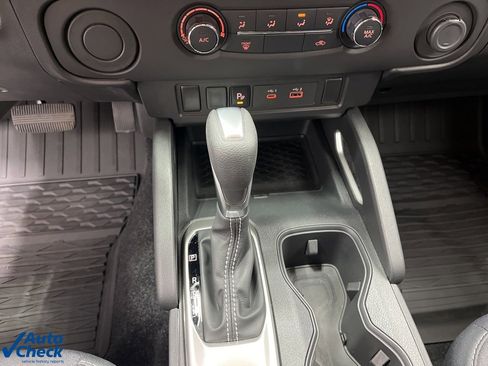 Used 2025 Nissan Frontier SV image 25
