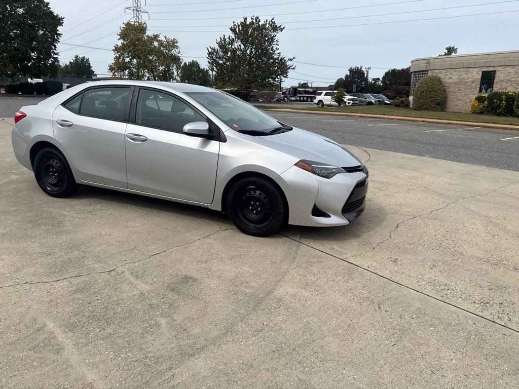 Used 2017 Toyota Corolla LE FWD image 7