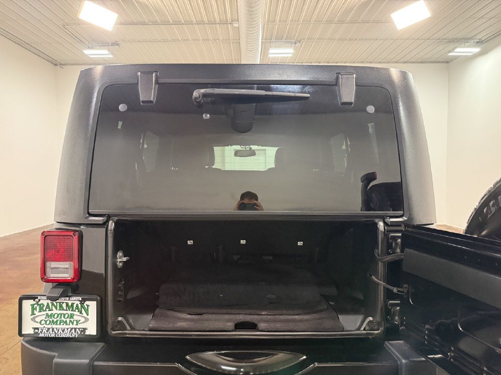 Used 2018 Jeep Wrangler Unlimited Sahara AWD/4WD image 73