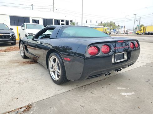 Used 2004 Chevrolet Corvette Coupe image 2