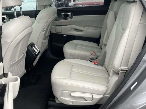 Used 2024 Kia Sorento SX Prestige image 16